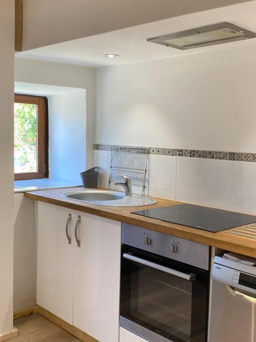 Spacious 1 Bed Home With Shared Pool Champagnac-la-Riviere ภายนอก รูปภาพ