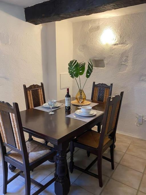 Spacious 1 Bed Home With Shared Pool Champagnac-la-Riviere ภายนอก รูปภาพ